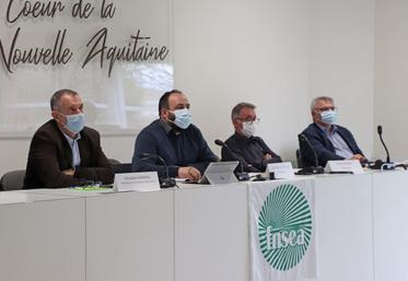 Une trentaine de personnes ont assisté à l’assemblée générale, le reste des adhérents étant invité à la suivre en visio.