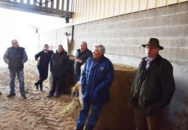 « Il est difficile d’identifier le patient zéro dans la transmission de la tuberculose bovine », indique Philippe Dubois (au centre).