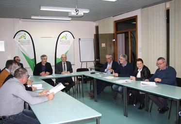 La signature de la charte de bon voisinage, le 20 décembre, dans les locaux de la Chambre d’agriculture.