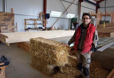 Laurent Magne dans l’atelier de son entreprise à Dirac.