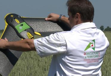 Jean-Philippe Bernard, en plein travail avec son drone.