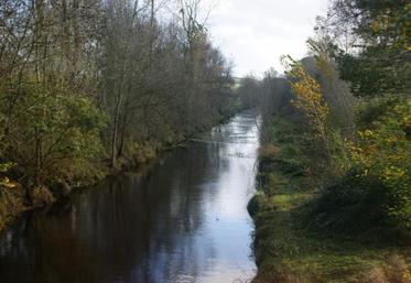 Un recours a été déposé le 7 décembre dernier au tribunal administratif de Poitiers contre les réserves du bassin de la Boutonne (Ici, son principal affluent, la Trézence).