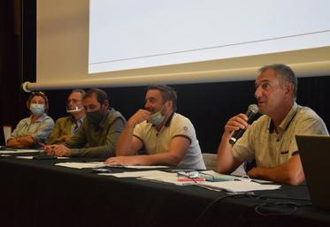 Christian Daniau a présenté les résultats de l’enquête et les pistes suivies par la Chambre d’agriculture.