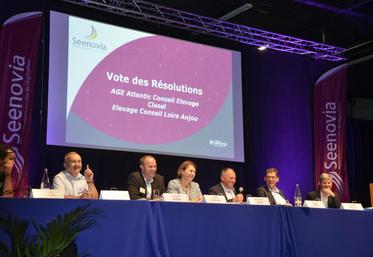 De gauche à droite : Patrice Douge, Laurent Taupin, Lydie Bernard, Jean-Paul Houis, Philippe Royer et Xavier Veillet.