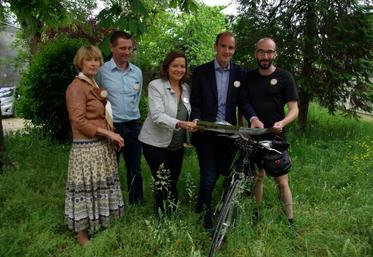 Nicolas Lemeunier (à droite) partira pour une semaine de vélo