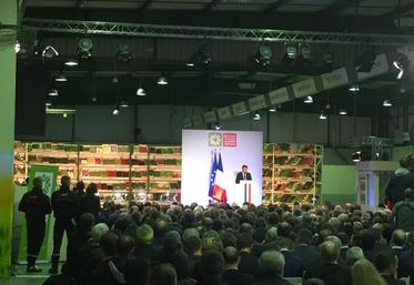 Emmanuel Macron à Rungis le 11 octobre lors de son point d'étape suite au premier chantier des États généraux de l'alimentation.