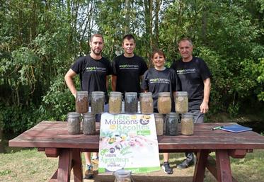 Guillaume Chamouleau, Hervé Vandeputte et Christian Daniau sont les ambassadeurs locaux d’Agridemain. Cette année, pour la 5e édition de la foire de Mansle, ils ont mutualisé leurs efforts avec Lory Harmand, la présidente de la foire.