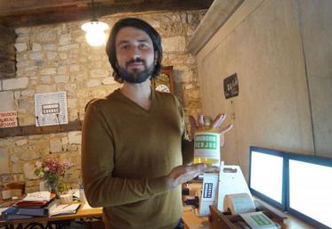 Frédéric Bourgoin, vigneron à Saint-Saturnin (Charente).