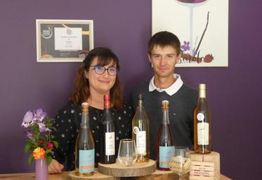 Estèle Renaud et Emmanuel Barboteau participent à cette opération de promotion autour du pineau pour la première fois.