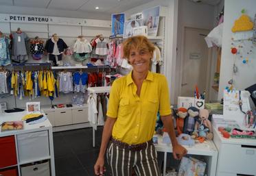 La formation de Katia Braastad lui permet de converser avec les clients de toutes origines.