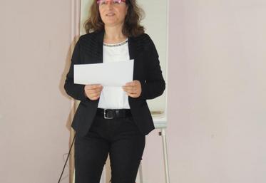 Pascale Croc invite les producteurs à les rejoindre dans l’atelier collectif de transformation.