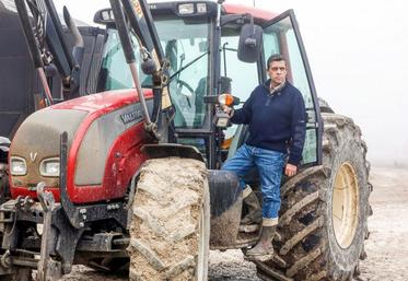 Xavier Beulin, lors d’une visite d’exploitation dans le Puy-de-Dôme en septembre 2016.