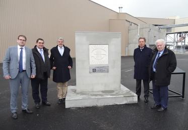 On dévoile la plaque commémorative. Michel Puyrazat, Thierry Hautier (CCI), Jean-François Fountaine, Jean-François Soufflet et Michel Soufflet
