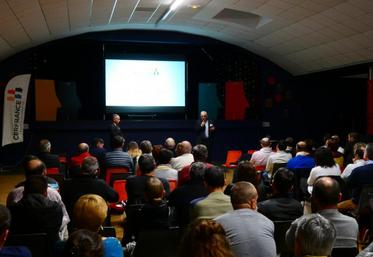 Le président Médéric Gourbeau et le directeur général Gilles Gault ont pu présenter les résultats de Cerfrance Poitou-Charentes pour l’année écoulée.