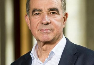 Daniel Sauvaitre, conseiller 
régional de Nouvelle-Aquitaine, est arboriculteur au Tâtre (60 hectares de vergers en Charentes produisant une dizaine 
de variétés).