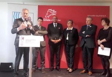 Alain Rousset, président du conseil régional de la Nouvelle-Aquitaine a inauguré le Campus des métiers de Cognac le 29 novembre, en présence, notamment, du préfet de la Charente Pierre N’Gahane.