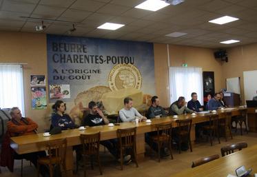 Une présentation du bassin laitier Charentes-Poitou a été faite pour motiver ces éleveurs néerlandais.