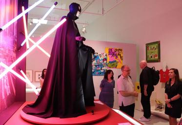 Modèle « Catwoman » conçu pour le défilé de mode Les Amazones par Thierry Mugler.