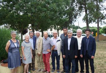 Le bureau de la section des anciens exploitants accompagné des intervenants.