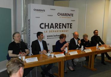 De gauche à droite : Dominique Besnéhard, Xavier Bonnefont, Ariane Toscan du Plantier, François Bonneau, Marie-France Brière et Pierre Lungheretti.