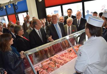 Après l'inauguration, les officiels menés par le président de la Nouvelle-Aquitaine Alain Rousset ont visité le CFA.