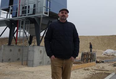 Le nouveau séchoir à recirculation du site de Blanzac-lès-Matha sera opérationnel pour la prochaine campagne, annonce Philippe Doublet, président de la coopérative.