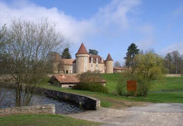 Le domaine des Etangs, c'est une exploitation agricole (élevage limousin), et un hôtel-restaurant classe !