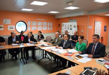 Les services de l'Etat et les partenaires de l'élevage se mettent en veille pour aider les éleveurs en difficulté.