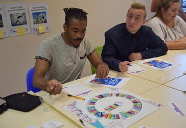 L’atelier budget s’est terminé sur un jeu de plateau, apportant 
une touche ludique à la présentation.