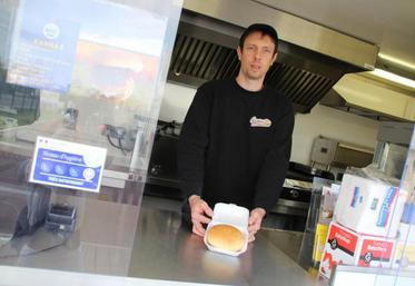 Sébastien Desvignes tient à utiliser le plus de produits locaux dans ses burgers.