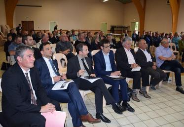Le monde viticole était au rendez-vous de la réunion organisée par Groupama Centre-Atlantique le 13 juin à Foussignac.