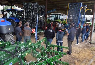 « Il n’existe pas de matériel qui fait tout. Il faut préparer les étapes avant un désherbage mécanique », prévient Nicolas Figeac.