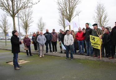 Une cinquantaine d’agriculteurs se sont retrouvés devant l’ASP.