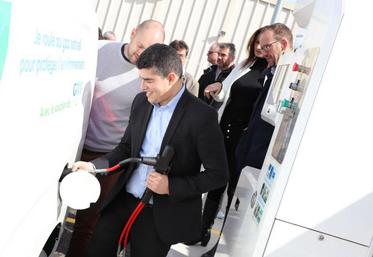 Les stations GNV se veulent aussi simples d’usage que les pompes à essence classiques.