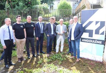 «  Dans l’informatique, il y a des changements rapides. Beaucoup de sociétés sont à la recherche d’informaticiens capables de s’adapter ». indique. Marc Chapeau, responsable des projets informatiques.