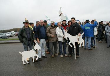 Les syndicats caprins unis pour réclamer un prix décent aux GMS.