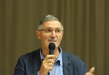 Lors de sa mandature, Jean-Bernard de Larquier s'est voulu comme un facilitateur d'échanges entre les deux familles du négoce et de la viticulture.