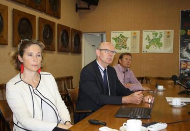 Clarisse Perrin, chargée de communication, Joseph Giraud, directeur, et Laurent Chupin, directeur de service, en charge de la ressource laitière, ont présenté la nouvelle campagne de communication.