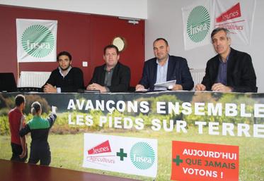 Gaëtan Bodin, vice-président JA 17 et administrateur national, Jérôme Volle, vice-président de la FNSEA, Cédric Tranquard, président FNSEA 17 et Luc Servant, président de la Chambre d’agriculture.