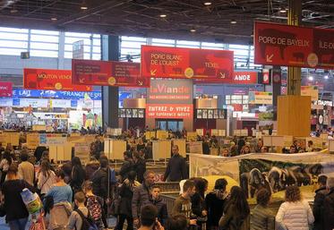 Comme à son habitude, et dès 9 heures, le SIA a ouvert ses portes au grand public. Grosse affluence pour la dernière visite officielle de François Hollande.