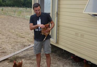 Stève Barreaud élève pour l’heure 400 poules sur ces 3,78 ha, avec un objectif de 1200 têtes à terme pour l’élevage.