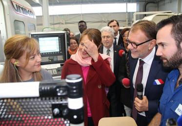 La ministre de l’Environnement est allée à la rencontre des salariés de l’usine Éolia.
