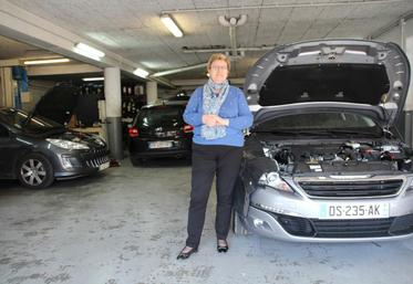 Françoise Bonnin, gérante du garage Peugeot de la Zup à
Buxerolles, s’inquiète des risques de fragilisation des entreprises artisanales si la suppression de l’exigence de qualification se généralisait.