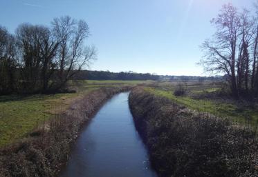 L’objectif du programme Re-Sources est de faire évoluer l’agriculture de la vallée de l’Arnoult, en réimplantant du maraîchage, de l’élevage et en transformant les grandes cultures.