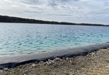 Dans un communiqué commun, la Chambre d'agriculture de la Charente, la FNSEA, les JA, Aquanide 16 et l'ASA Aume-Couture dénoncent "l'acte odieux de vandalisme perpétré sur les outils de travail des agriculteurs".