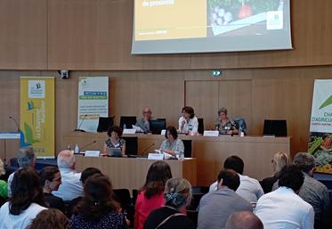 Une centaine d'acteurs des circuits courts ont participé à cette journée organisée par le Département de la Charente-Maritime.