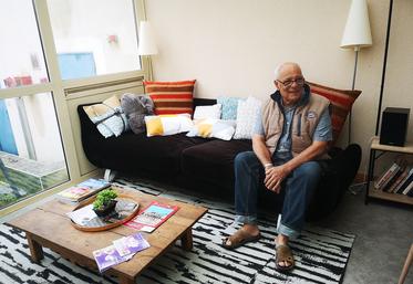 Jean a quitté un petit appartement de Poitiers pour Coloc 55, un soulagement pour lui.