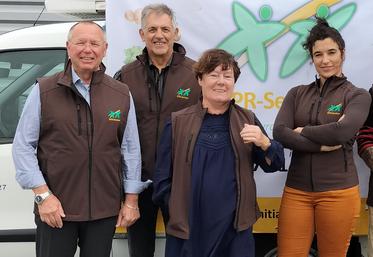 L’équipe d’IEPR-Services, acteur logistique intervenant  en Charente-Maritime. 