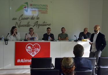 Le directeur de la FDMFR, Jacques Chevalier (à droite), a présenté cinq parcours exemplaires de jeunes.