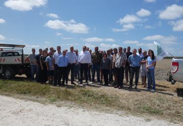 Élus syndicaux et représentants des organisations professionnelles agricoles sont venus nombreux pour rencontrer le président de la FNSEA.